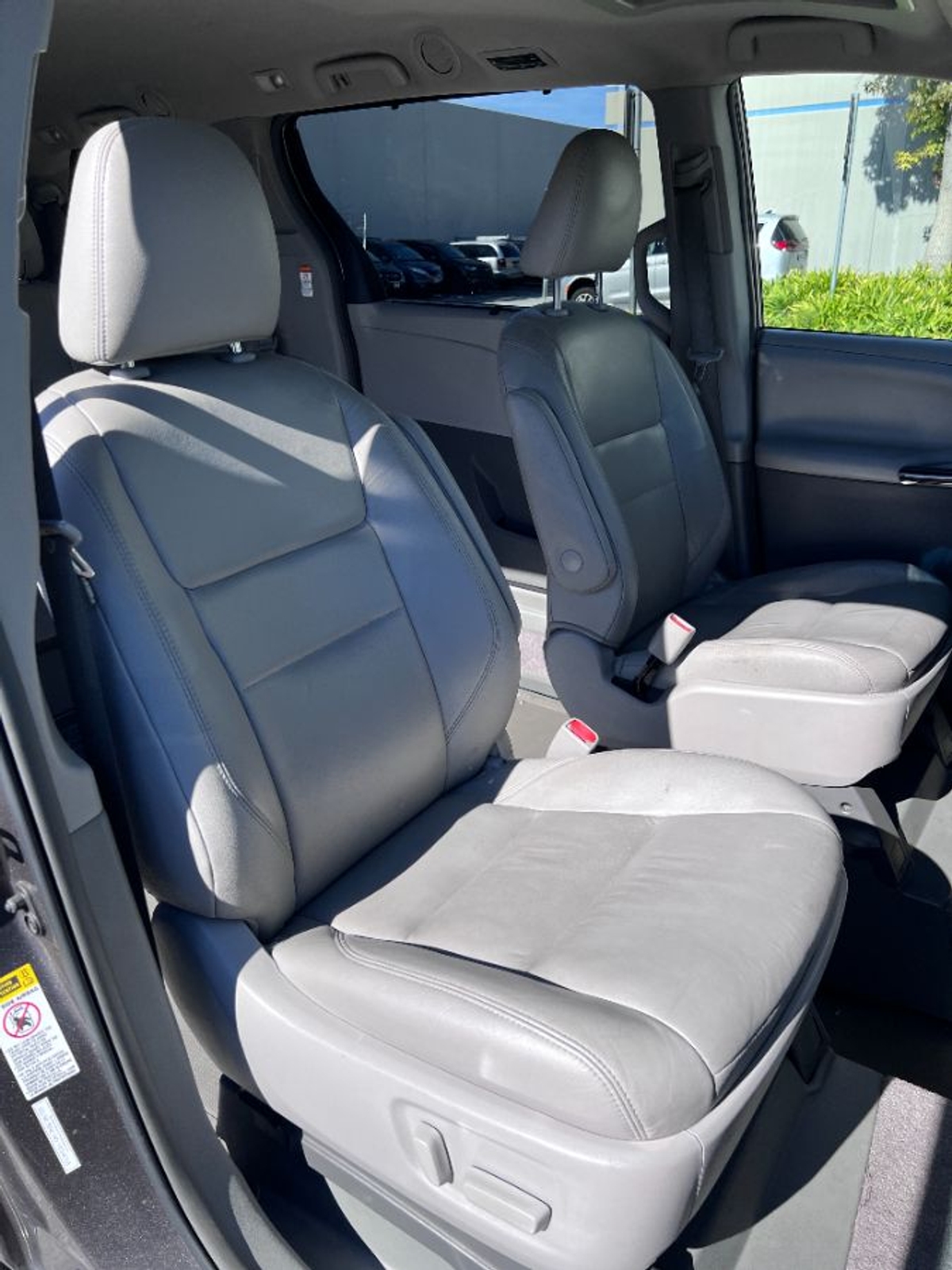 2015 TOYOTA SIENNA - Image 16