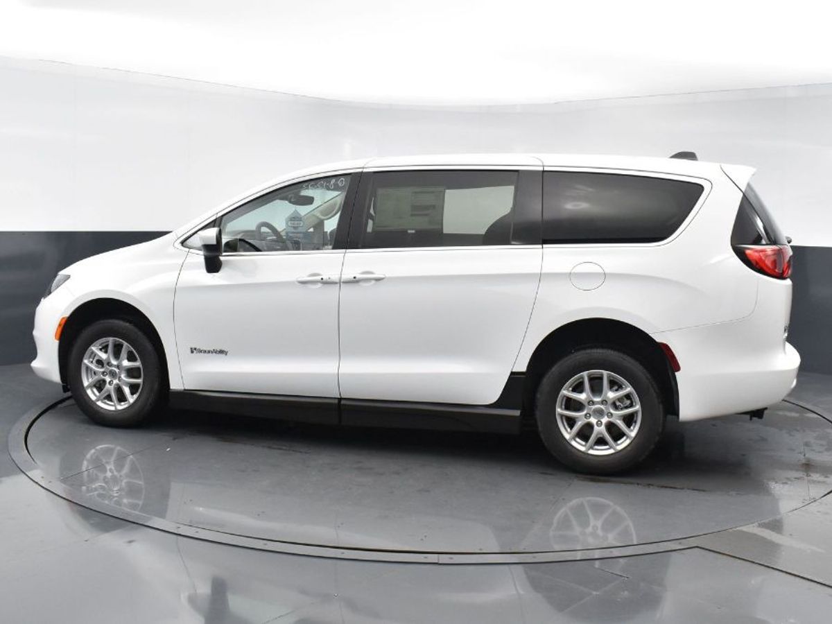 2023 CHRYSLER VOYAGER - Image 10