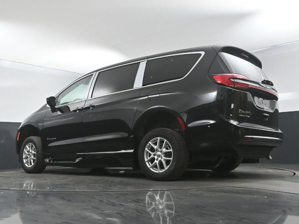 2025 CHRYSLER PACIFICA - Image 20