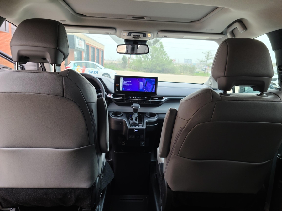 Used 2025 Toyota Sienna Hybrid XLE - BraunAbility Side Entry Entry In Floor Automatic Ramp