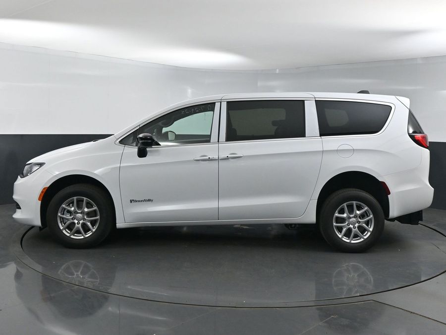 New 2025 Chrysler Voyager LX - BraunAbility Rear Entry Entry Fold Out Manual Ramp
