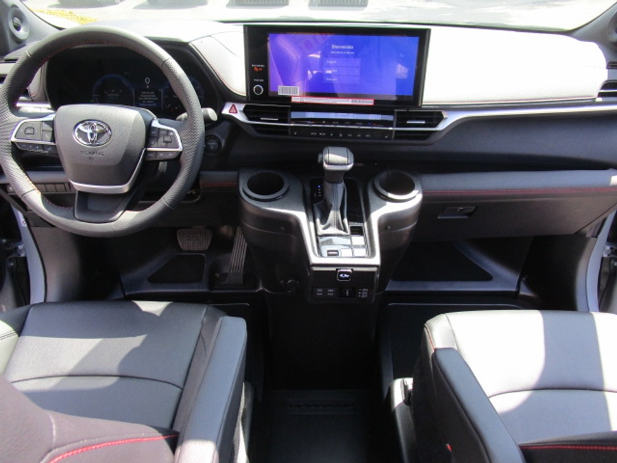 New 2026 Toyota Sienna Hybrid XSE Sport - BraunAbility Side Entry Entry Fold Out Automatic Ramp