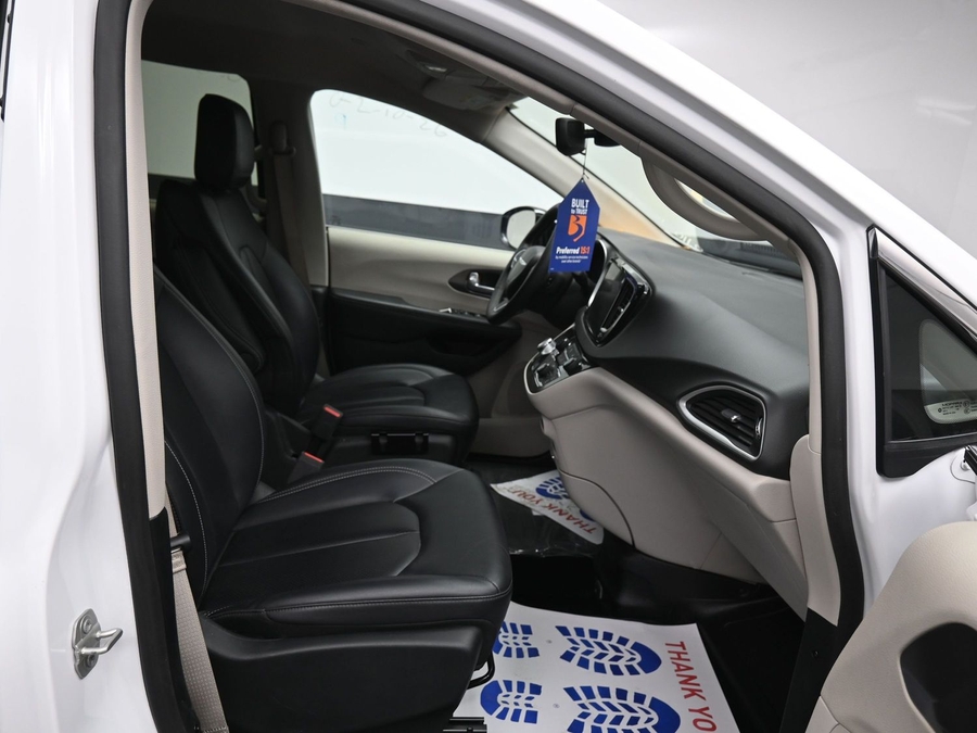 Used 2024 Chrysler Pacifica Touring L - BraunAbility Side Entry Entry Fold Out Automatic Ramp