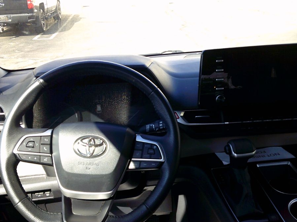 2024 TOYOTA SIENNA - Image 10