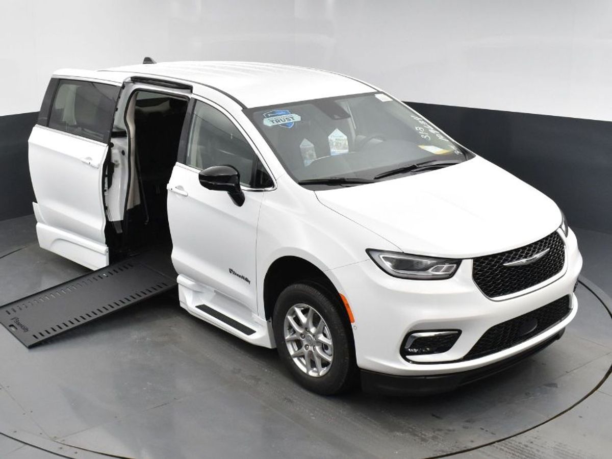 2024 CHRYSLER PACIFICA - Image 15