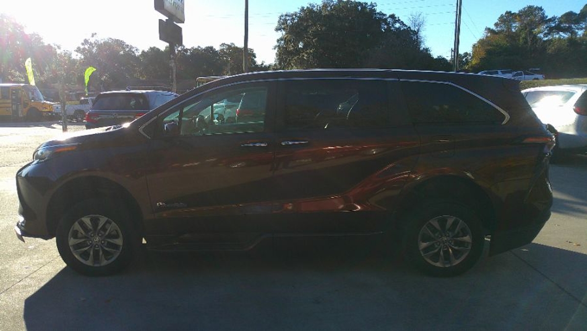 2023 TOYOTA SIENNA - Image 4