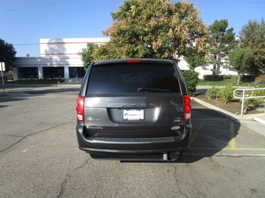 Used 2012 Dodge Grand Caravan RT - BraunAbility Side Entry Entry Fold Out Automatic Ramp