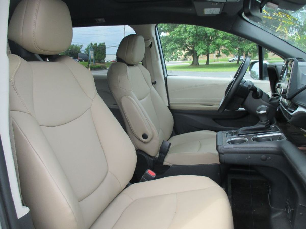 2022 TOYOTA SIENNA - Image 13