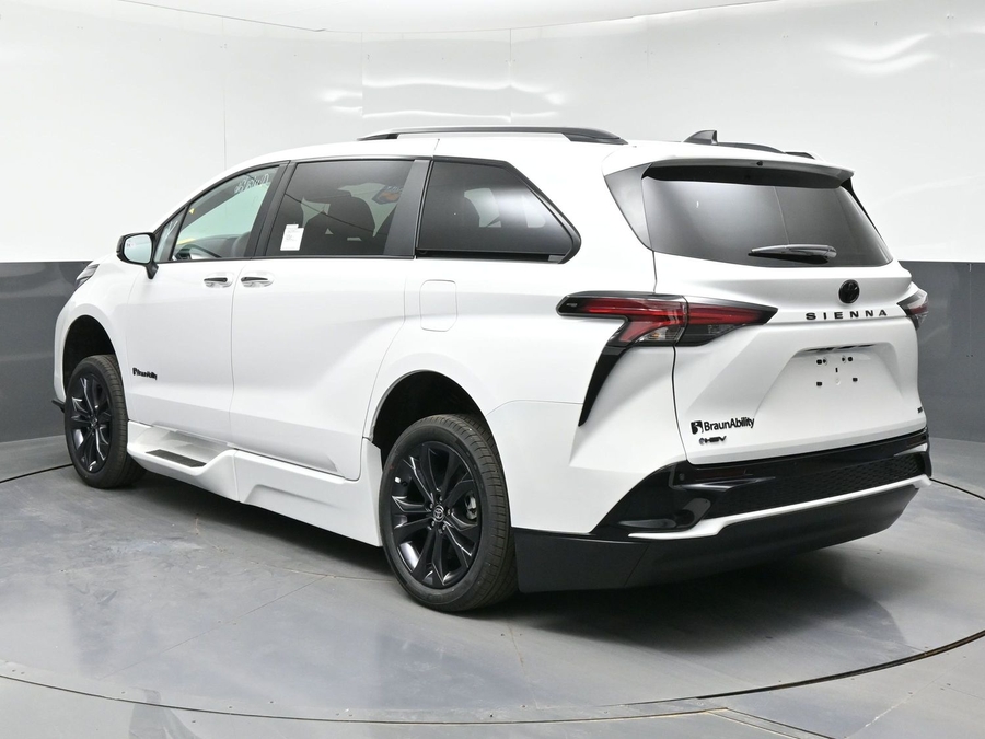 New 2026 Toyota Sienna Hybrid XSE Sport - BraunAbility Side Entry Entry In Floor Automatic Ramp