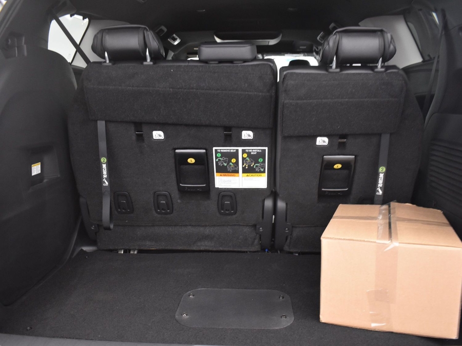 New 2025 Toyota Sienna Hybrid Platinum - BraunAbility Side Entry Entry In Floor Automatic Ramp