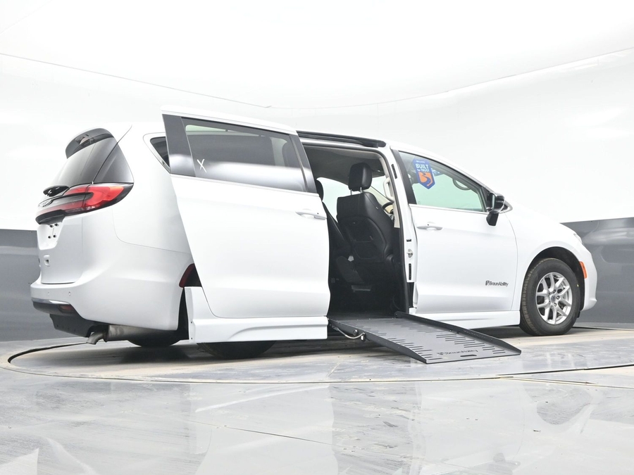 Used 2024 Chrysler Pacifica Touring L - BraunAbility Side Entry Entry Fold Out Automatic Ramp