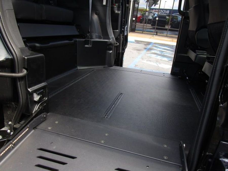 New 2025 Toyota Sienna Hybrid XSE Sport - BraunAbility Side Entry Entry Fold Out Automatic Ramp