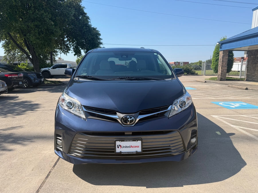 Used 2020 Toyota Sienna XLE - BraunAbility Side Entry Entry In Floor Automatic Ramp