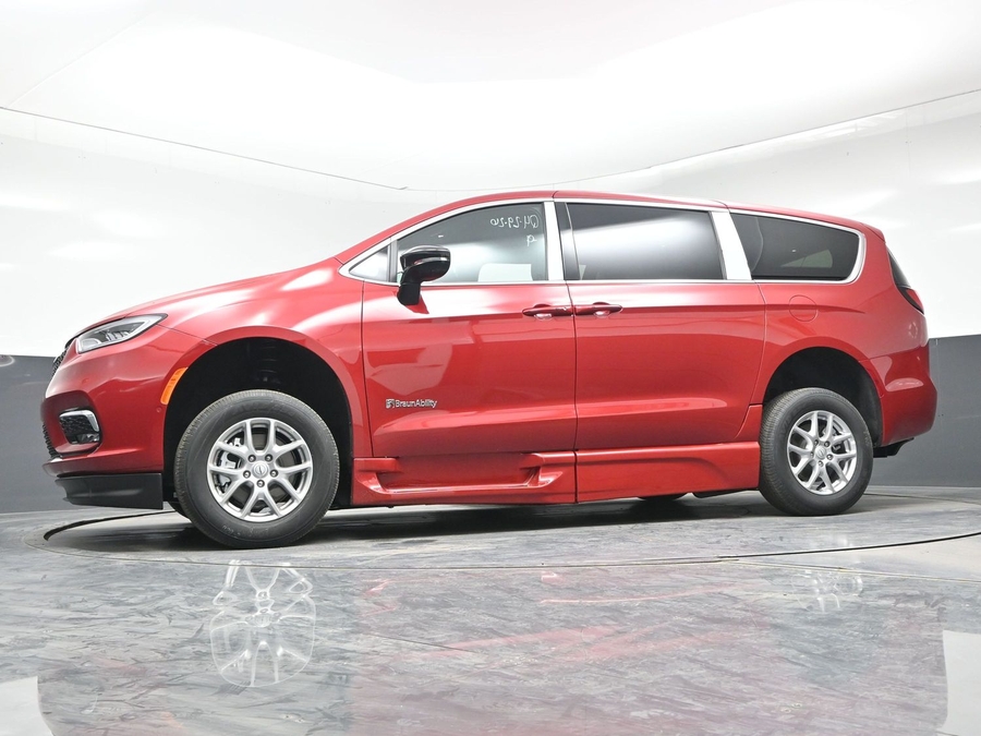Red Chrysler Pacifica image number 4