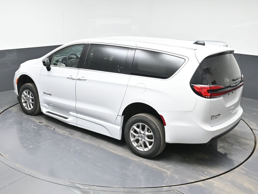 Used 2024 Chrysler Pacifica Touring L - BraunAbility Side Entry Entry In Floor Automatic Ramp