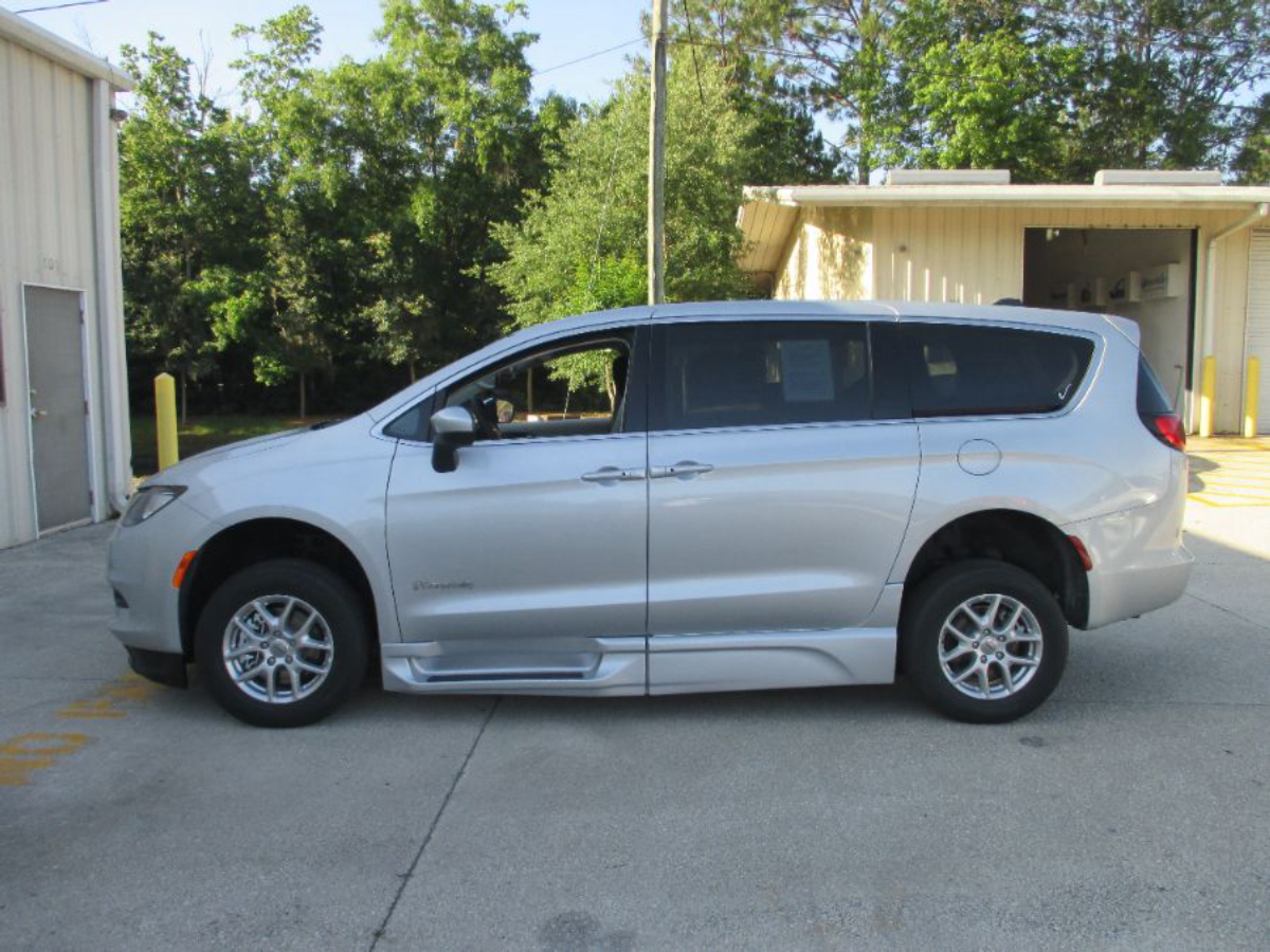 2023 CHRYSLER VOYAGER - Image 5
