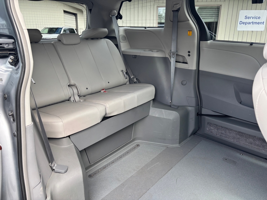 Used 2013 Toyota Sienna XLE - VMI Side Entry In Floor Automatic Ramp