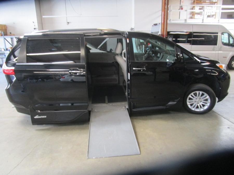 Used 2016 Toyota Sienna XLE - VMI Side Entry Entry In Floor Automatic Ramp
