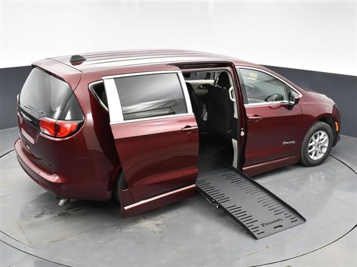 2023 CHRYSLER VOYAGER - Image 7