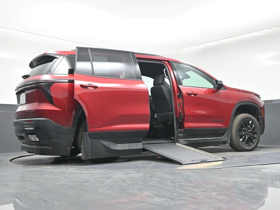 New 2026 Chevrolet Traverse 1LT Midnight Edition - BraunAbility Side Entry In Floor Automatic Ramp