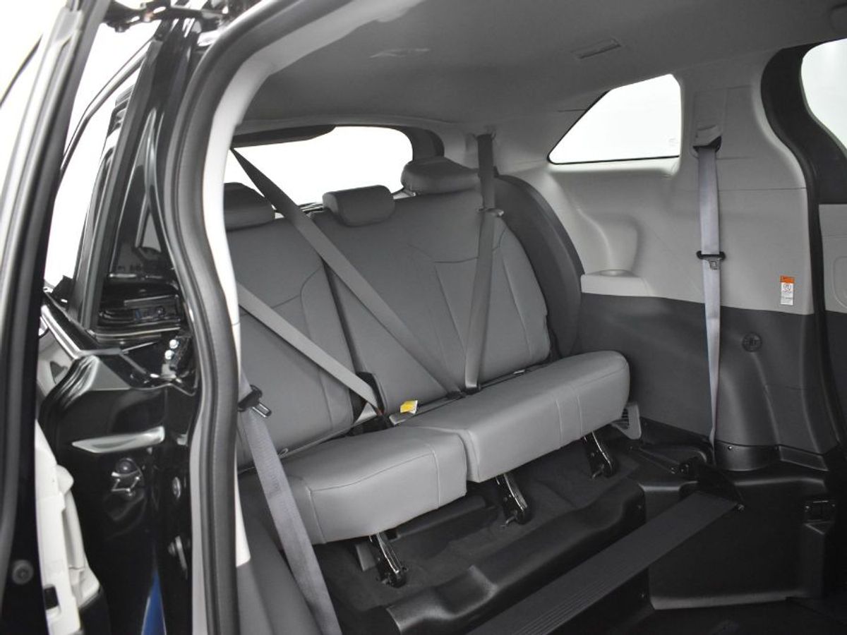 Black Toyota Sienna image number 2