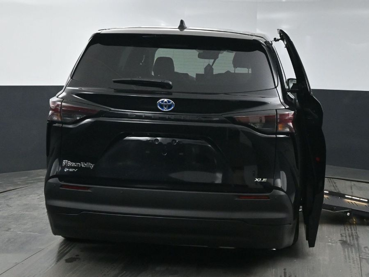 2025 TOYOTA SIENNA - Image 6