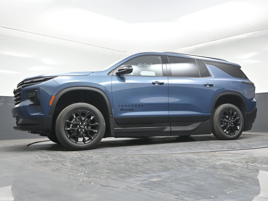 New 2026 Chevrolet Traverse 1LT Midnight - BraunAbility Side Entry In Floor Automatic Ramp