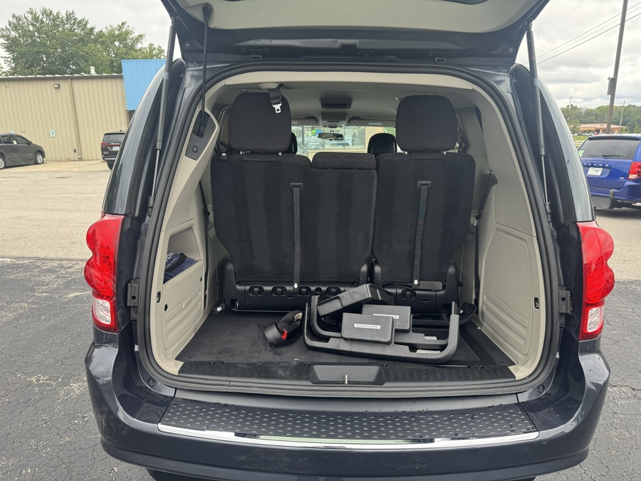 Blue Dodge Grand Caravan image number 10