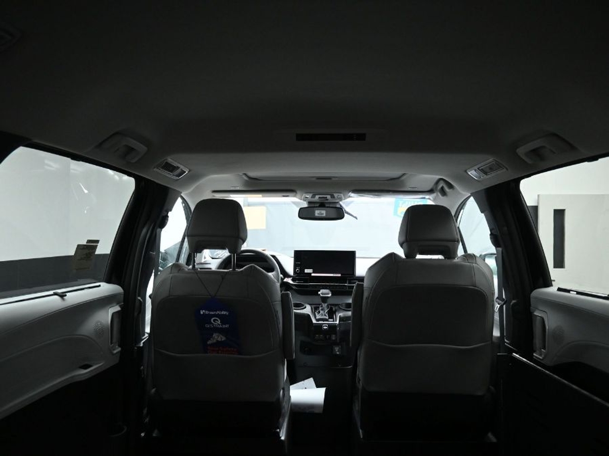 2025 TOYOTA SIENNA - Image 15