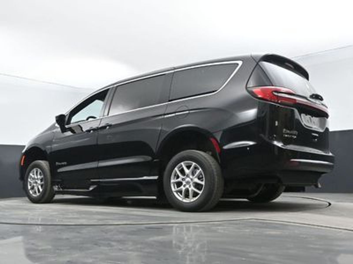 2025 CHRYSLER PACIFICA - Image 6