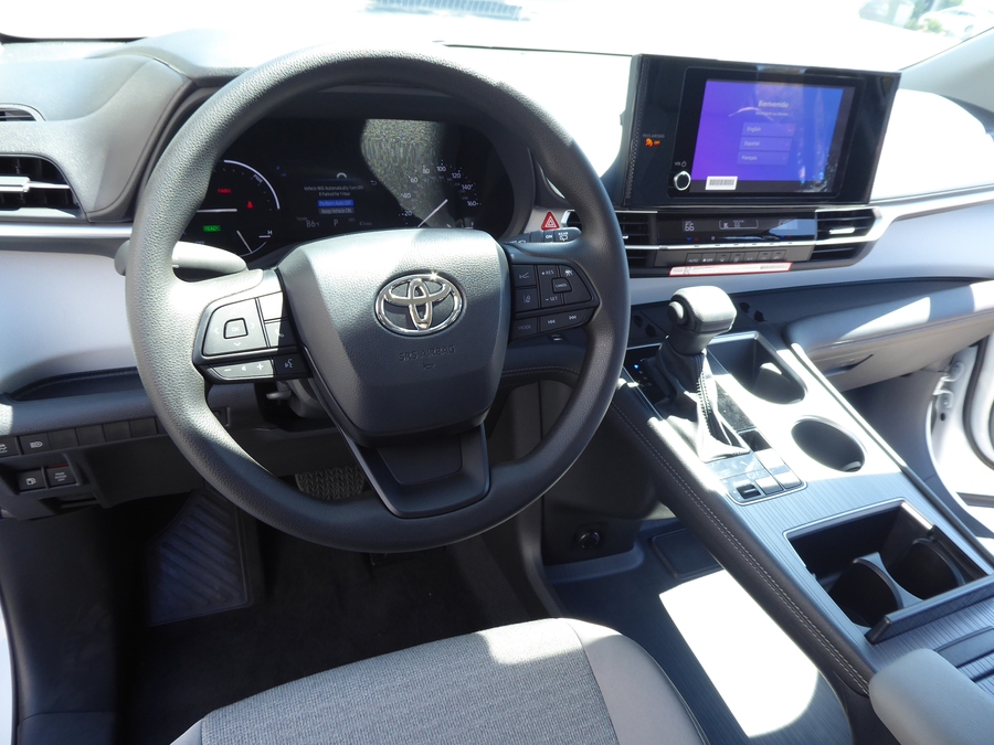 New 2026 Toyota Sienna Hybrid LE - Vantage Mobility Rear Entry Fold Out Manual Ramp