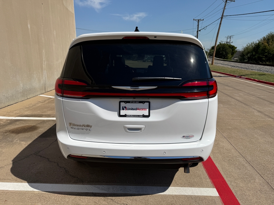 Used 2025 Chrysler Pacifica Select Safety - BraunAbility Side Entry In Floor Automatic Ramp