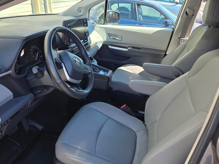 Used 2024 Toyota Sienna Hybrid XLE Base - BraunAbility Side Entry Fold Out Automatic Ramp