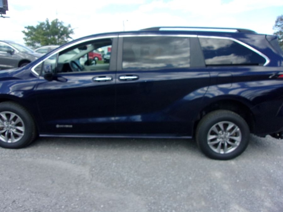 2024 TOYOTA SIENNA - Image 13