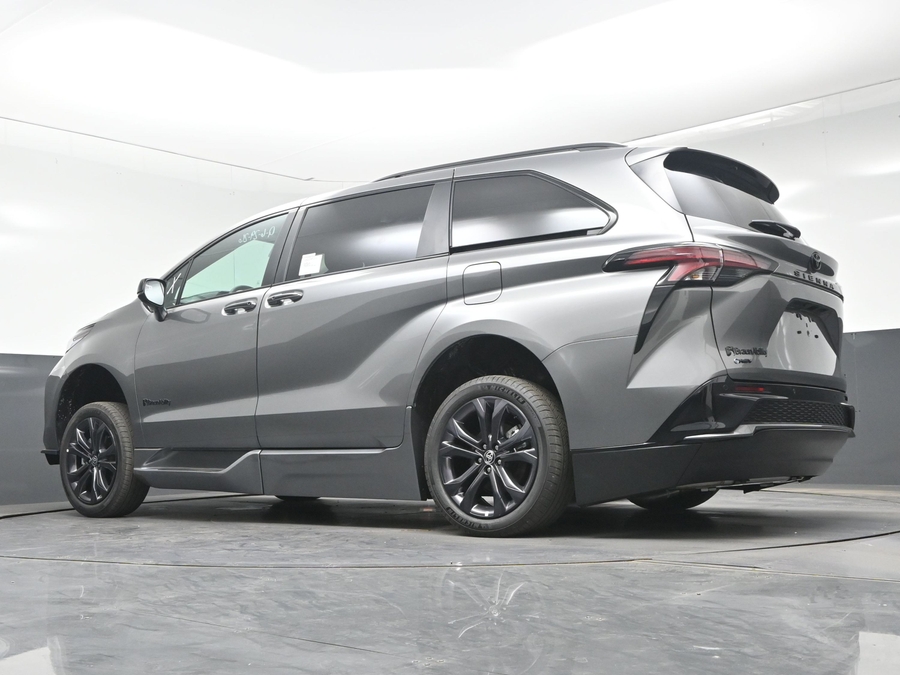 New 2026 Toyota Sienna Hybrid XSE Sport - BraunAbility Side Entry In Floor Automatic Ramp