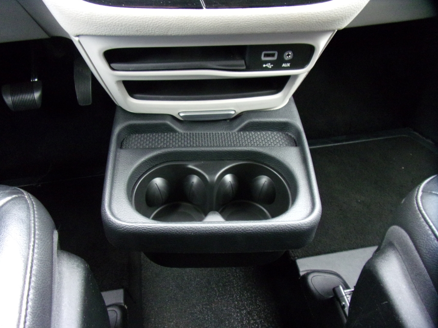 Grey Chrysler Pacifica image number 12