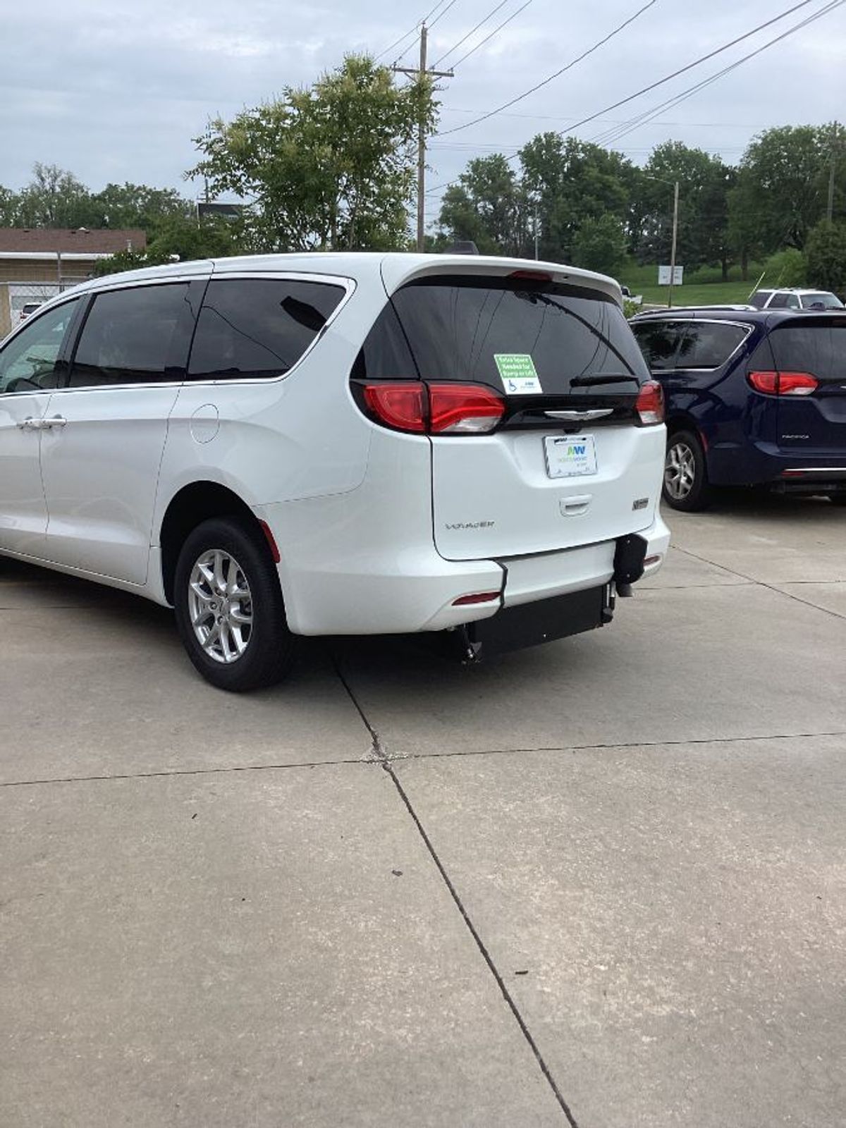 2024 CHRYSLER VOYAGER - Image 9