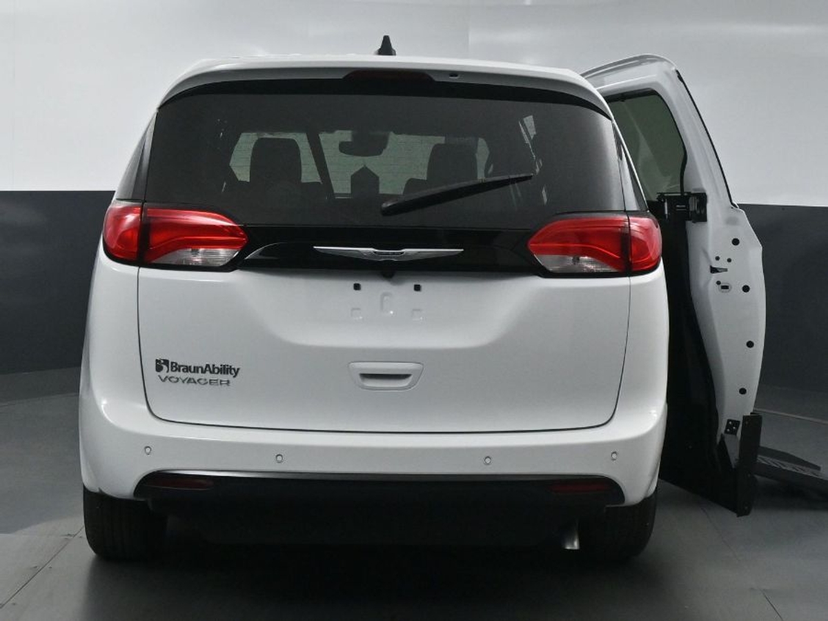 2025 CHRYSLER VOYAGER - Image 7