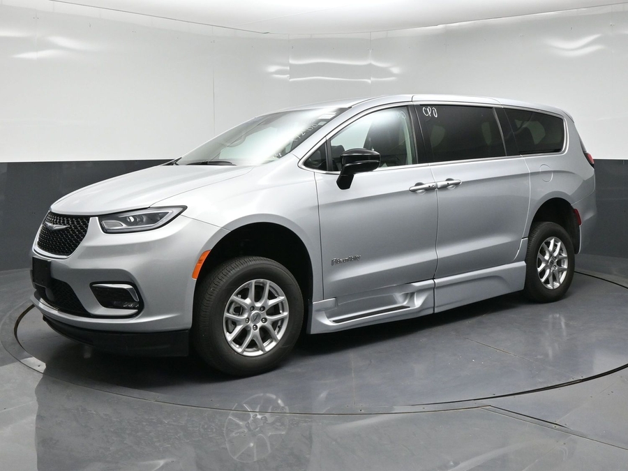 Used 2024 Chrysler Pacifica Touring L - BraunAbility Side Entry In Floor Automatic Ramp