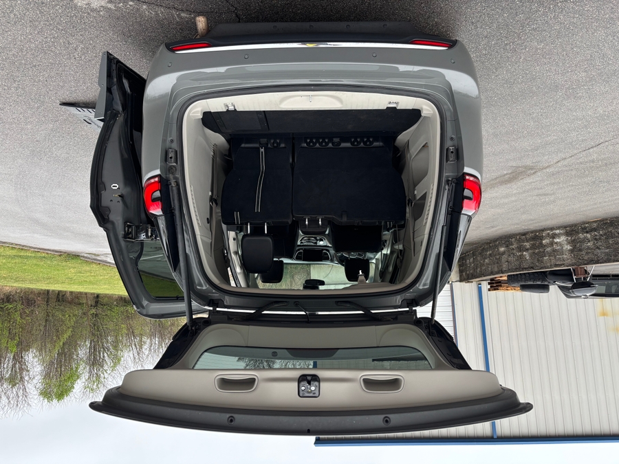 Used 2023 Chrysler Pacifica Touring L Safety - BraunAbility Side Entry Entry In Floor Automatic Ramp