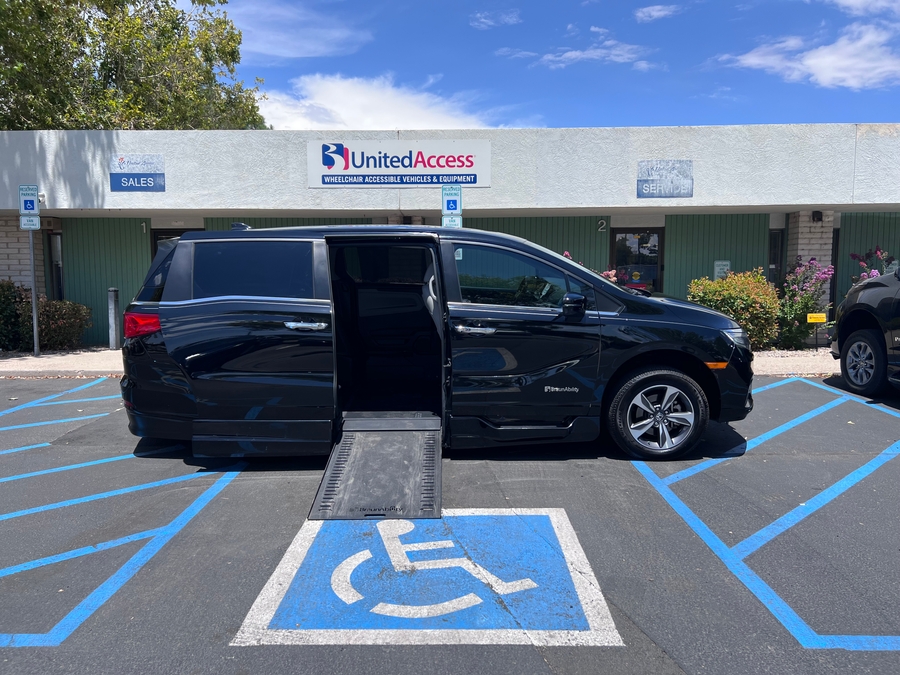 Used 2019 Honda Odyssey Touring - BraunAbility Side Entry In Floor Automatic Ramp