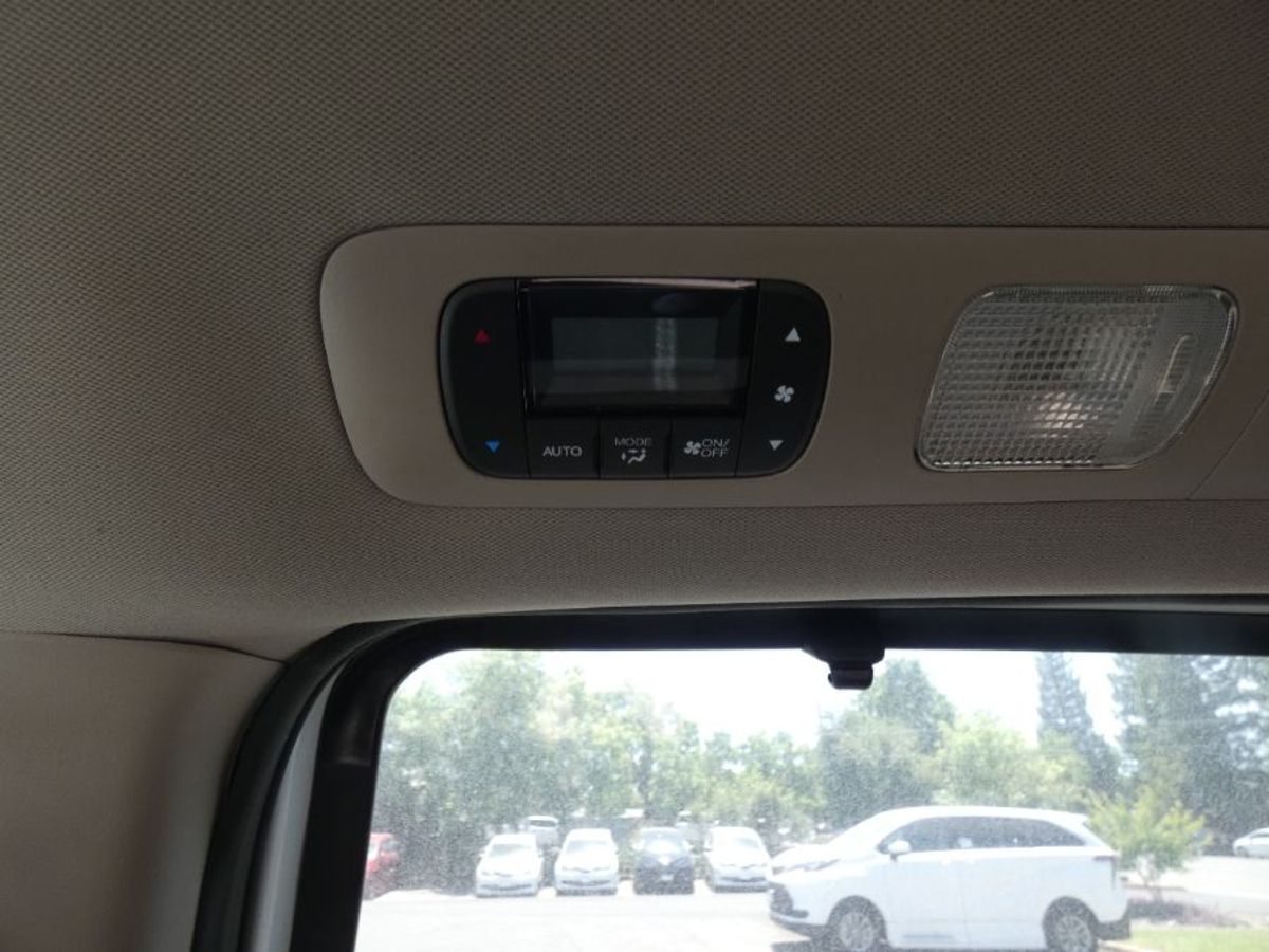  Honda Odyssey image number 3