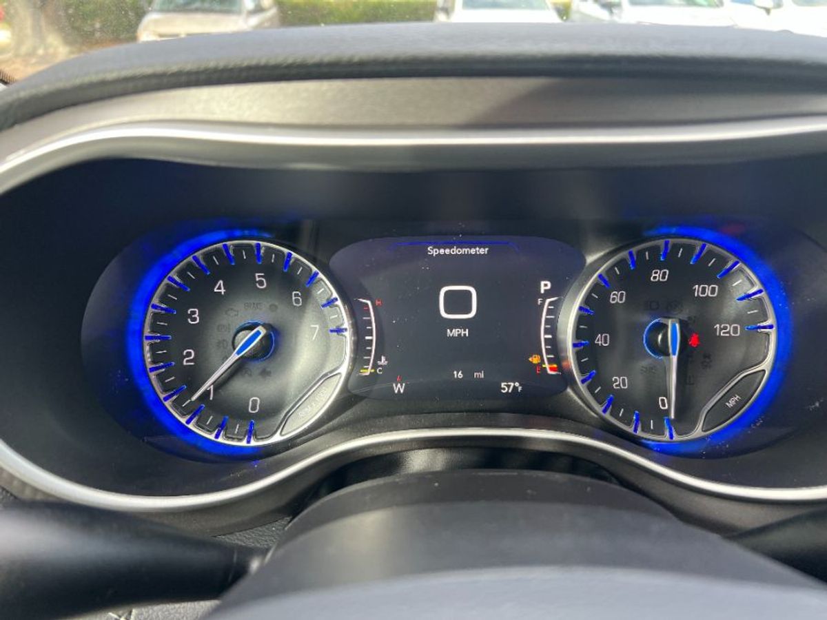 Grey Chrysler Pacifica image number 4