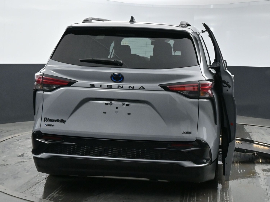 New 2026 Toyota Sienna Hybrid XSE Sport - BraunAbility Side Entry Fold Out Automatic Ramp