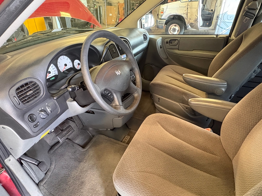  Dodge Grand Caravan image number 5