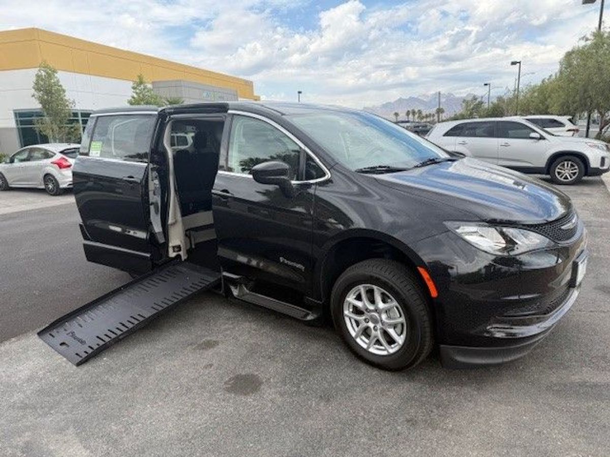 2023 CHRYSLER VOYAGER - Image 8