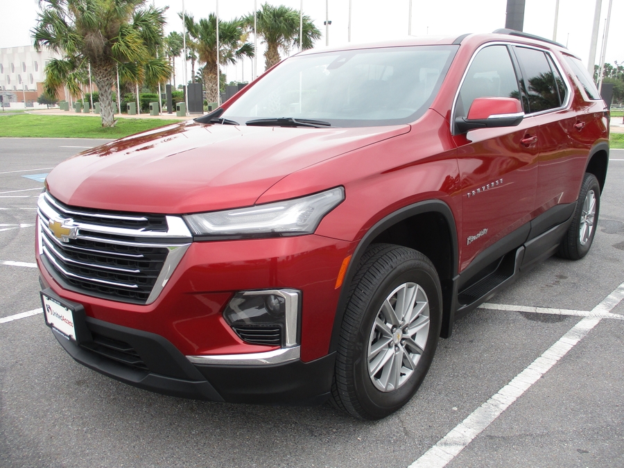 Used 2022 Chevrolet Traverse 1LT - BraunAbility Side Entry Entry In Floor Automatic Ramp