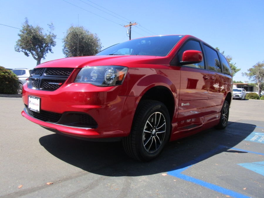 Used 2015 Dodge Grand Caravan SE - BraunAbility Side Entry Entry Fold Out Automatic Ramp