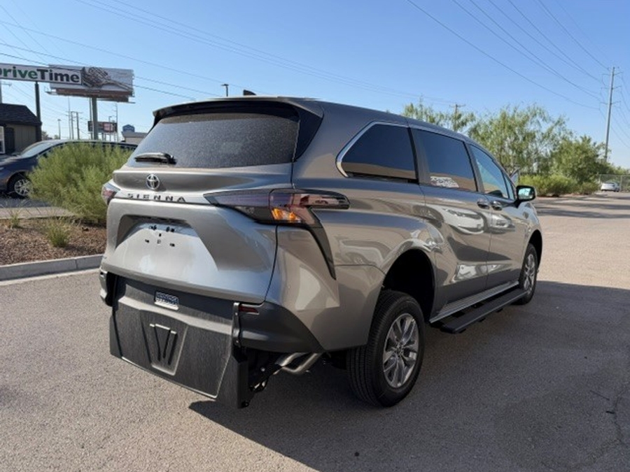 New 2026 Toyota Sienna Hybrid LE - Vantage Mobility Rear Entry Fold Out Manual Ramp