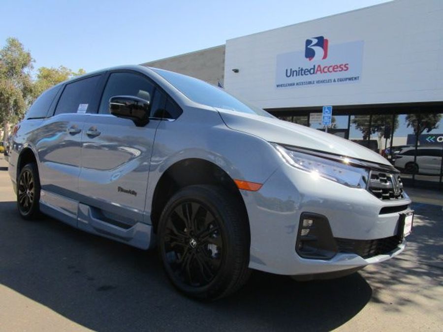 New 2025 Honda Odyssey Sport - BraunAbility Side Entry Entry In Floor Automatic Ramp